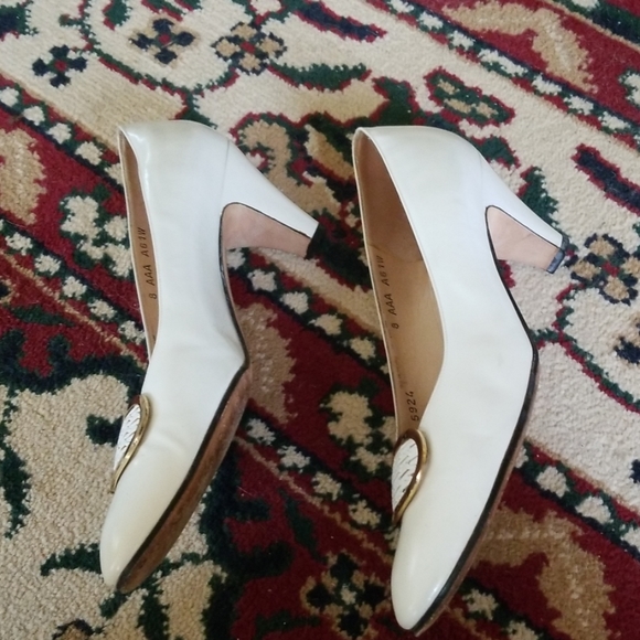 Women's white Ferragamo Shoes - Picture 4 of 8